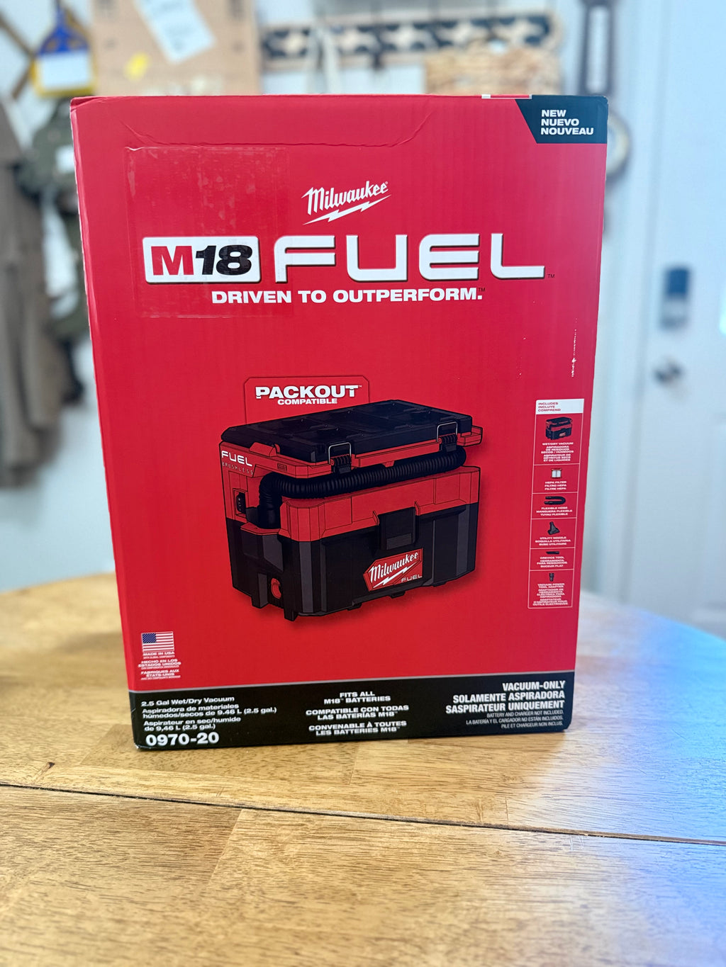 Milwaukee M18 FUEL PACKOUT 2.5 Gallon Wet/Dry Vacuum (0970-20)