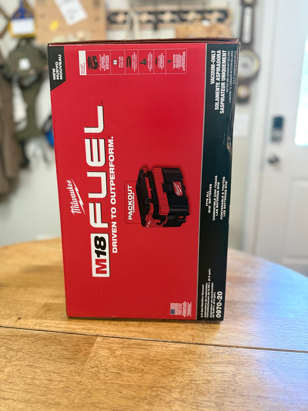 Milwaukee M18 FUEL PACKOUT 2.5 Gallon Wet/Dry Vacuum (0970-20)